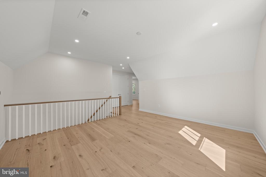 3233 4TH STREET N