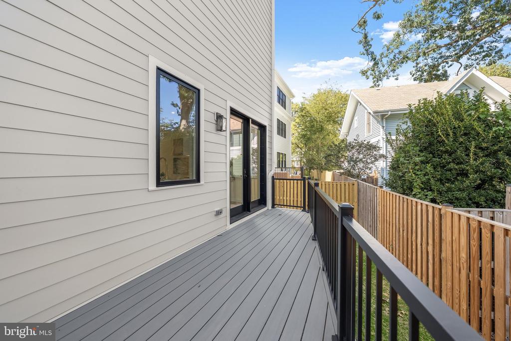 3233 4TH STREET N