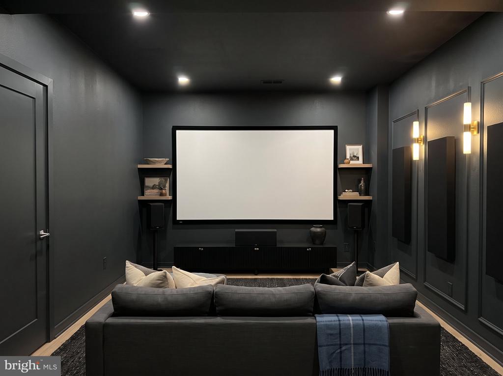 3233 4TH STREET N