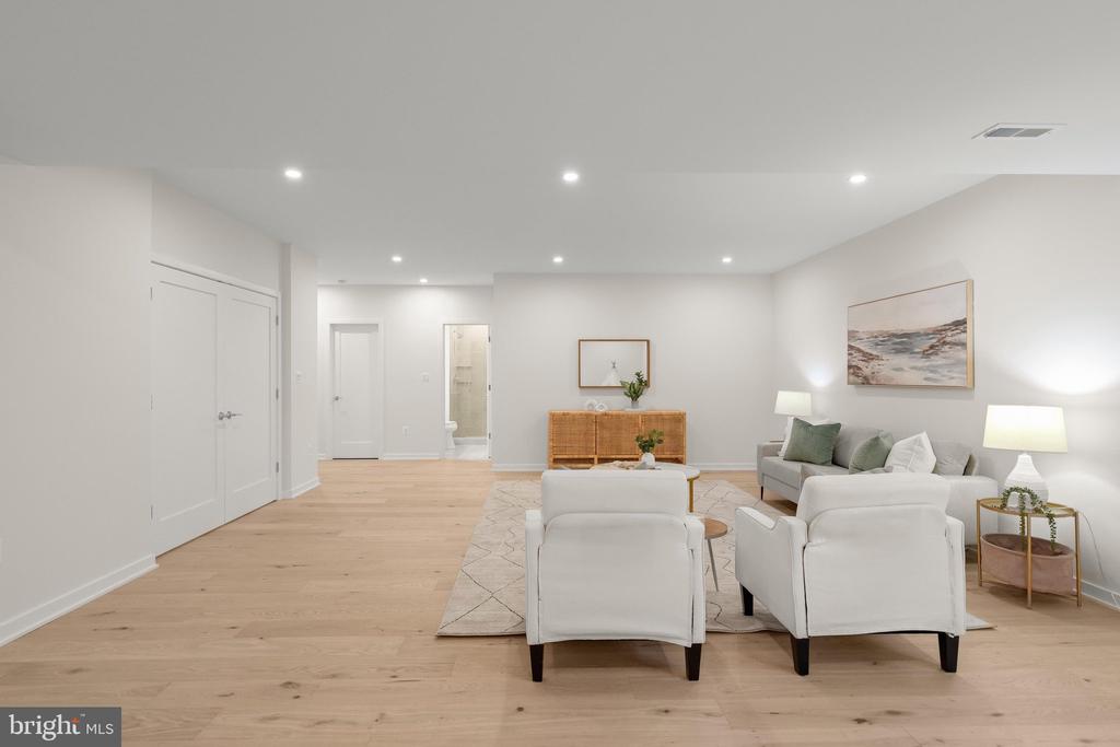 3233 4TH STREET N