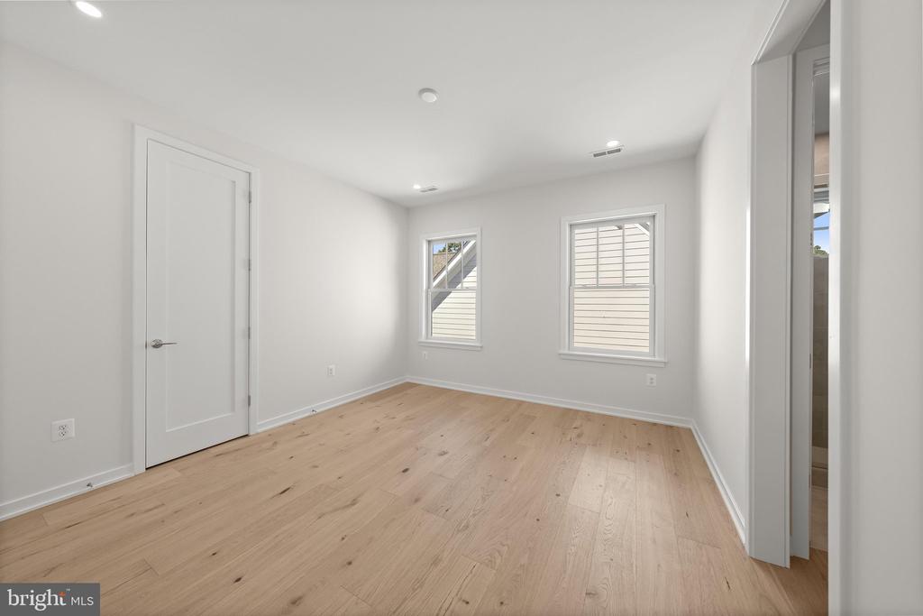 3233 4TH STREET N