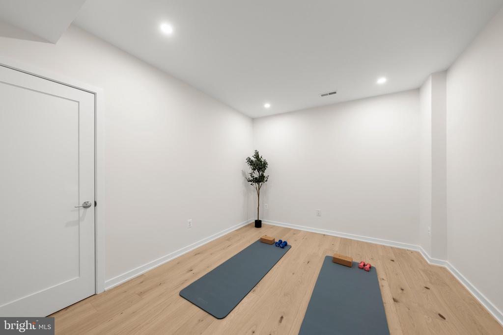 3233 4TH STREET N