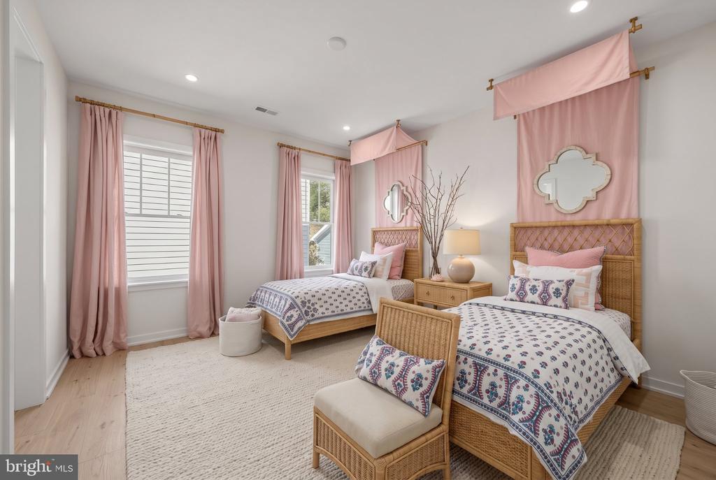3233 4TH STREET N