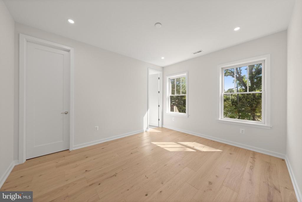 3233 4TH STREET N