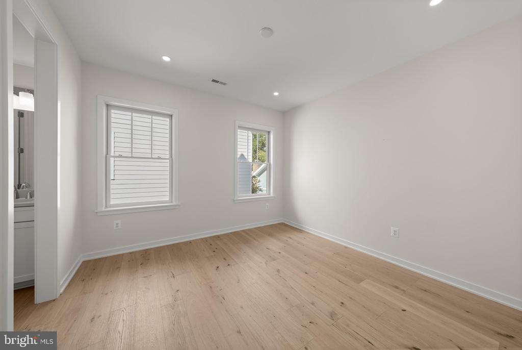 3233 4TH STREET N
