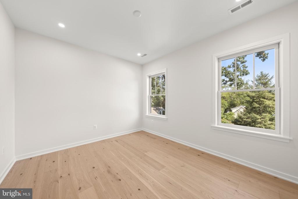 3233 4TH STREET N