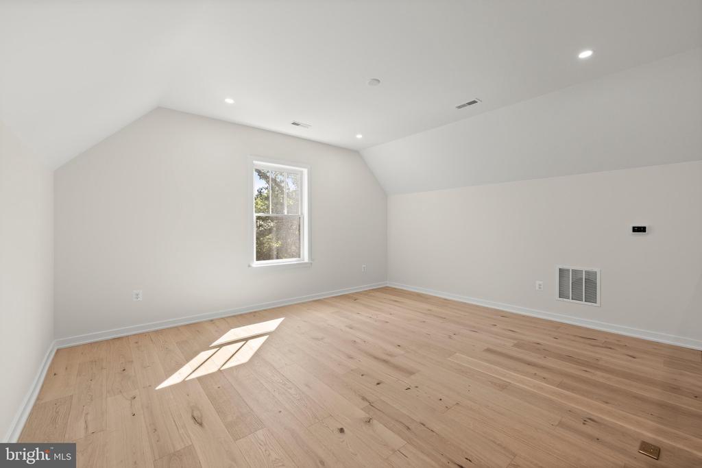 3233 4TH STREET N