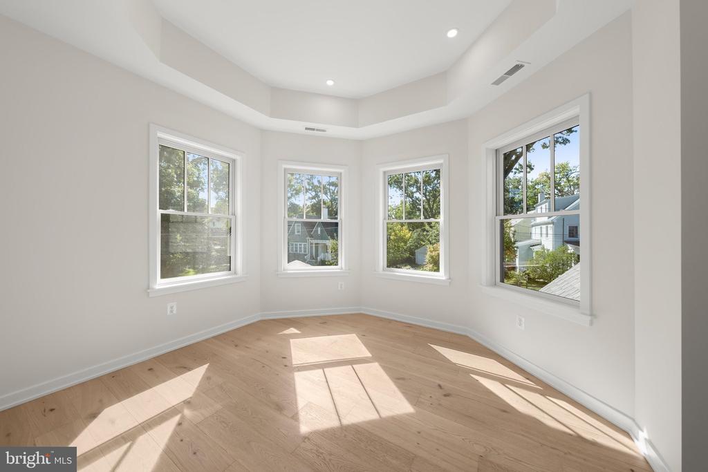 3233 4TH STREET N