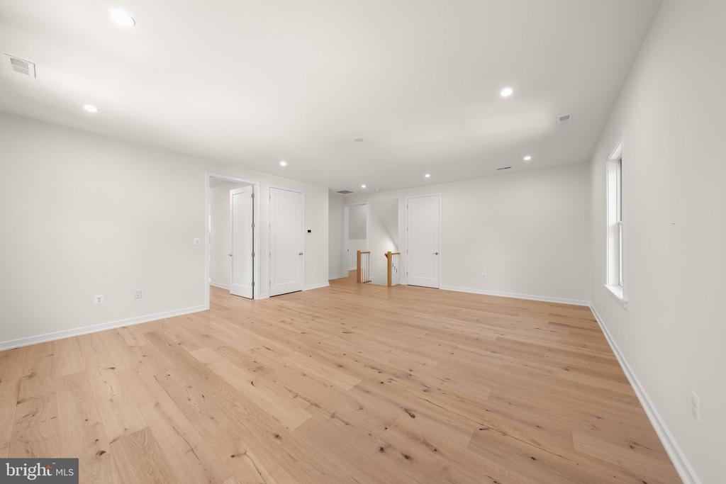 409 N JACKSON STREET