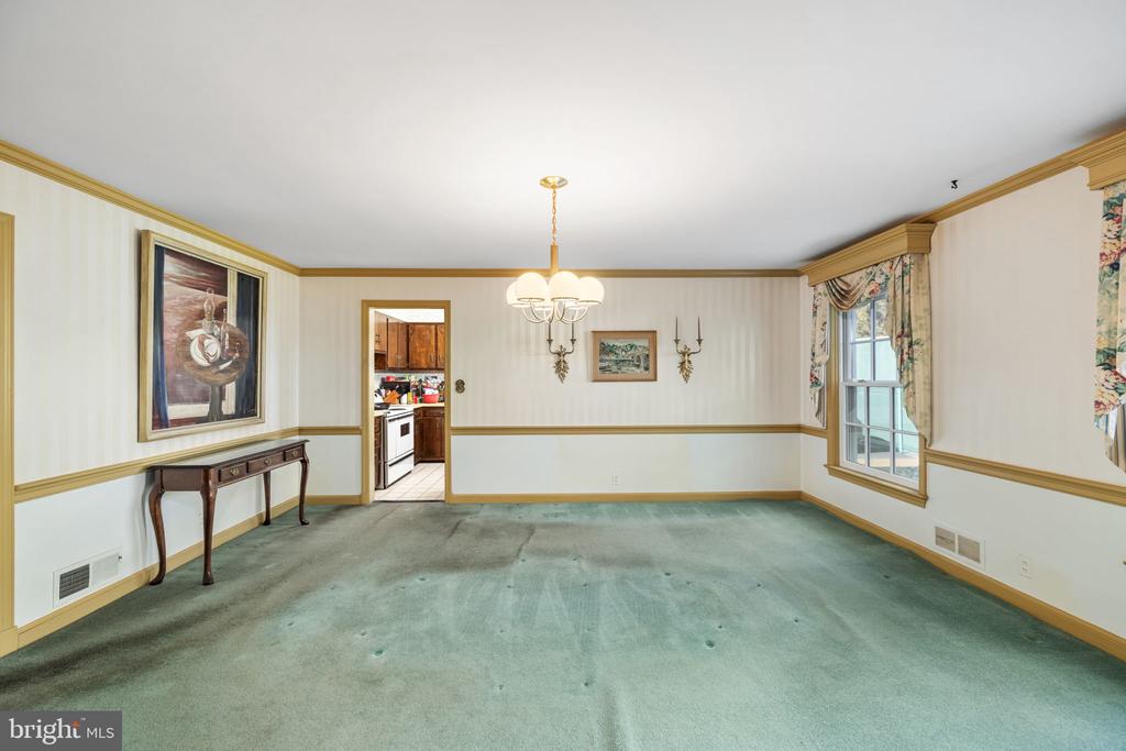 1319 BISHOP LANE