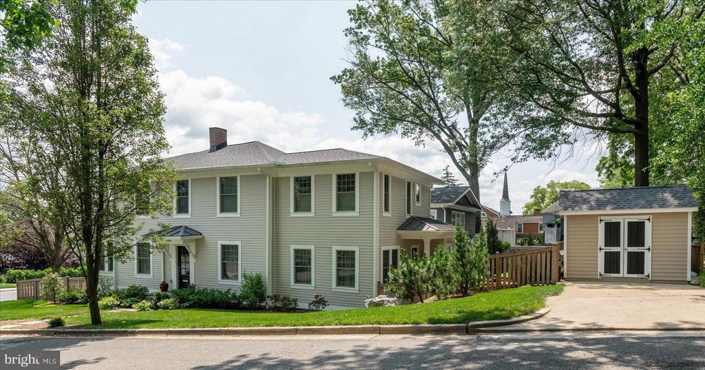 200 W MONROE AVENUE