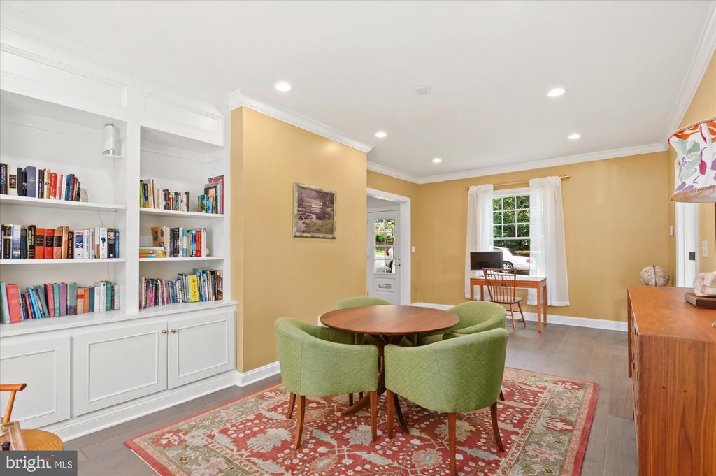 200 W MONROE AVENUE