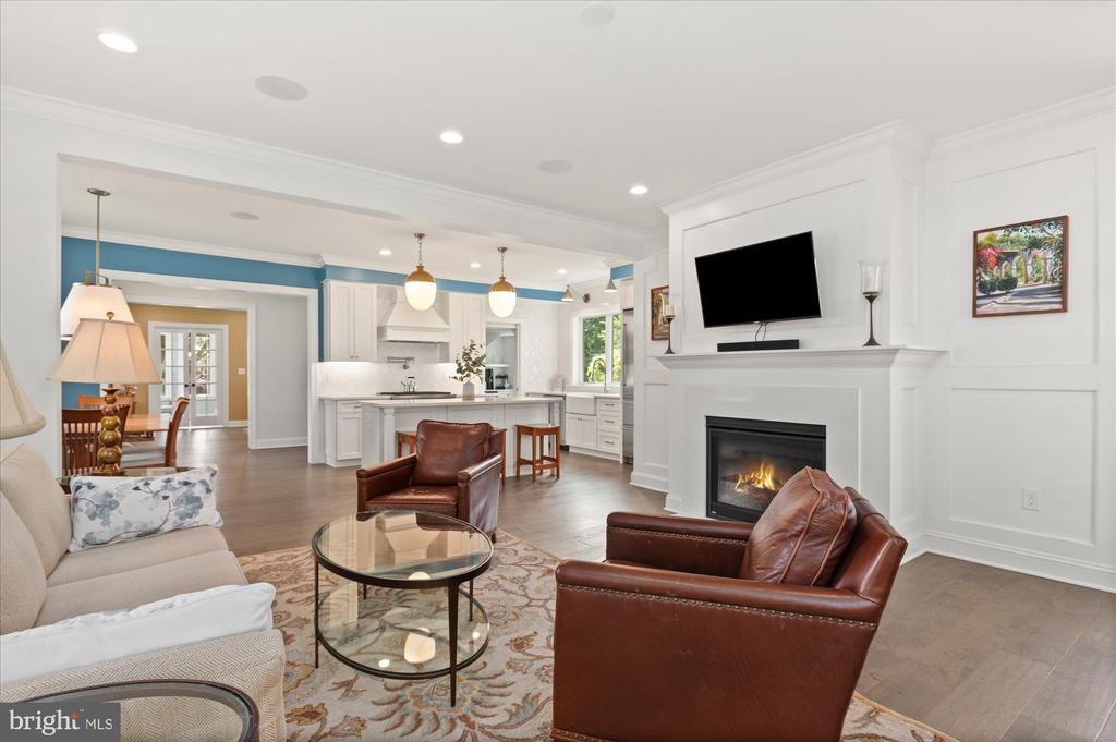 200 W MONROE AVENUE
