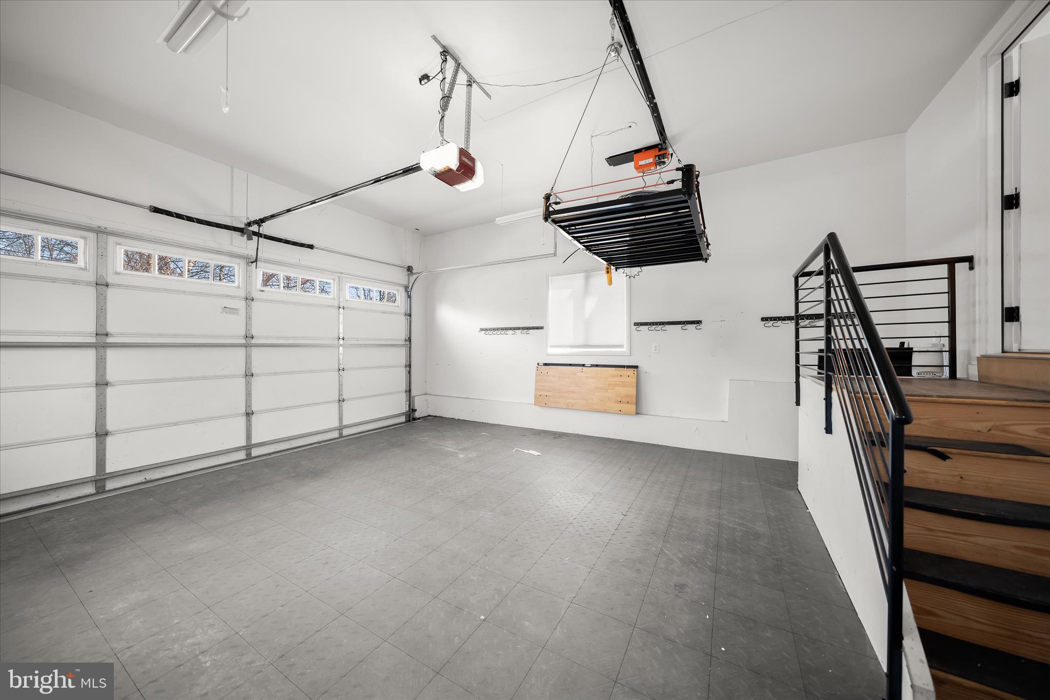605 LINCOLN AVENUE 605B
