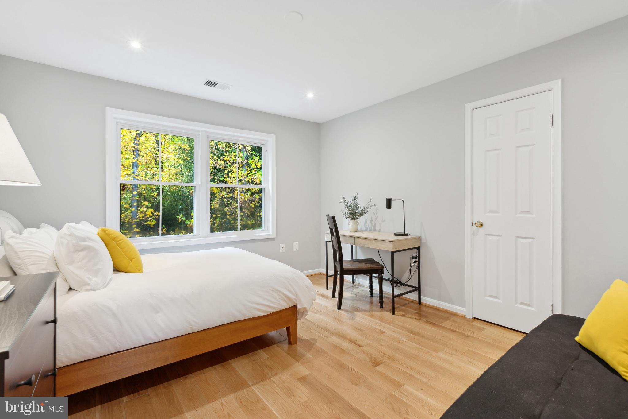 1720 CHESTERBROOK VALE COURT