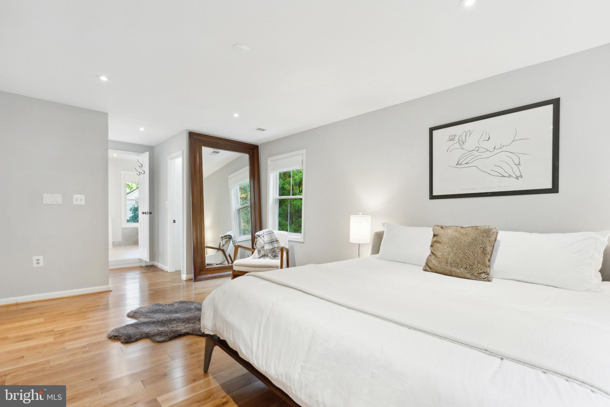 1720 CHESTERBROOK VALE COURT