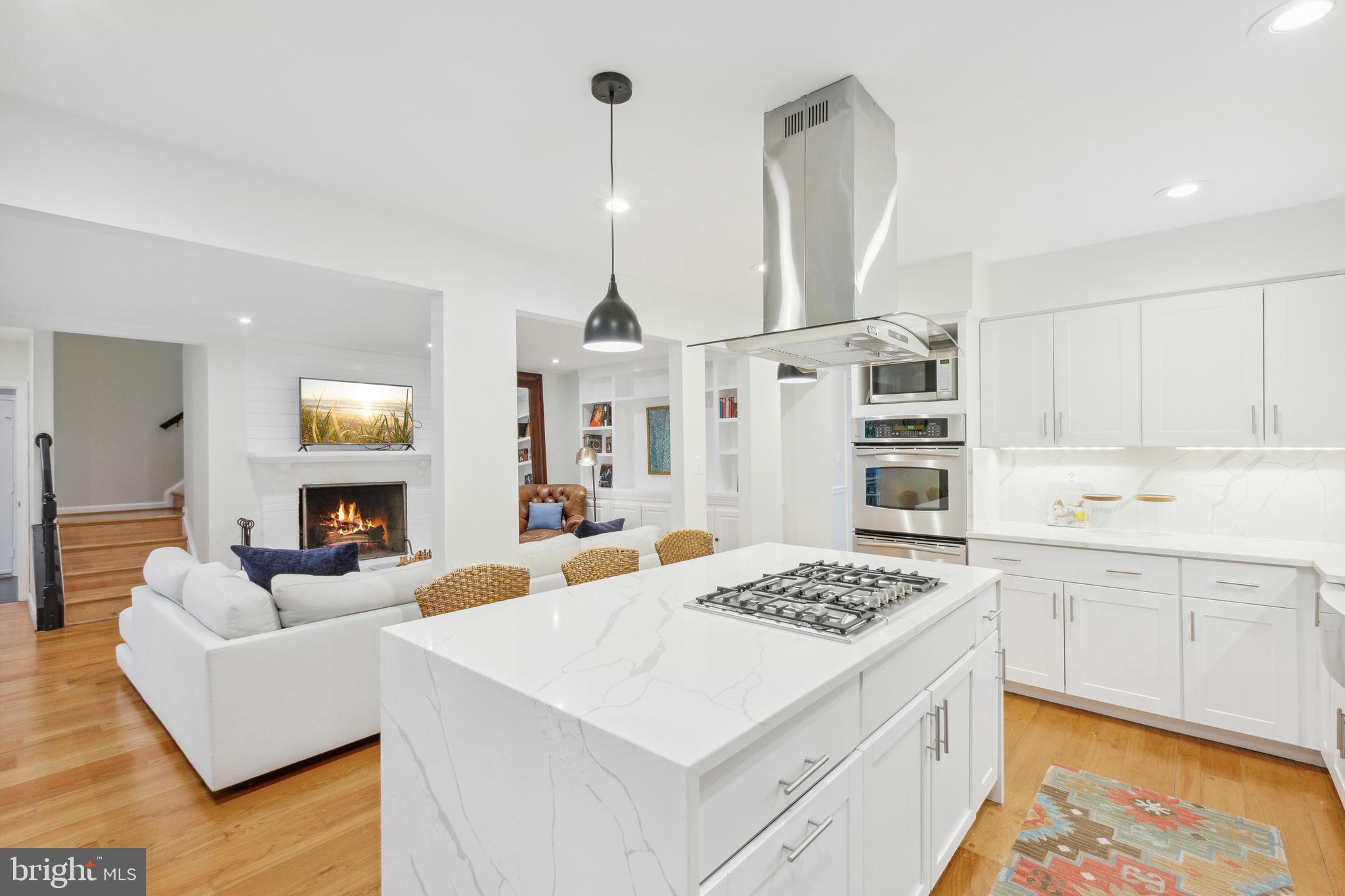 1720 CHESTERBROOK VALE COURT