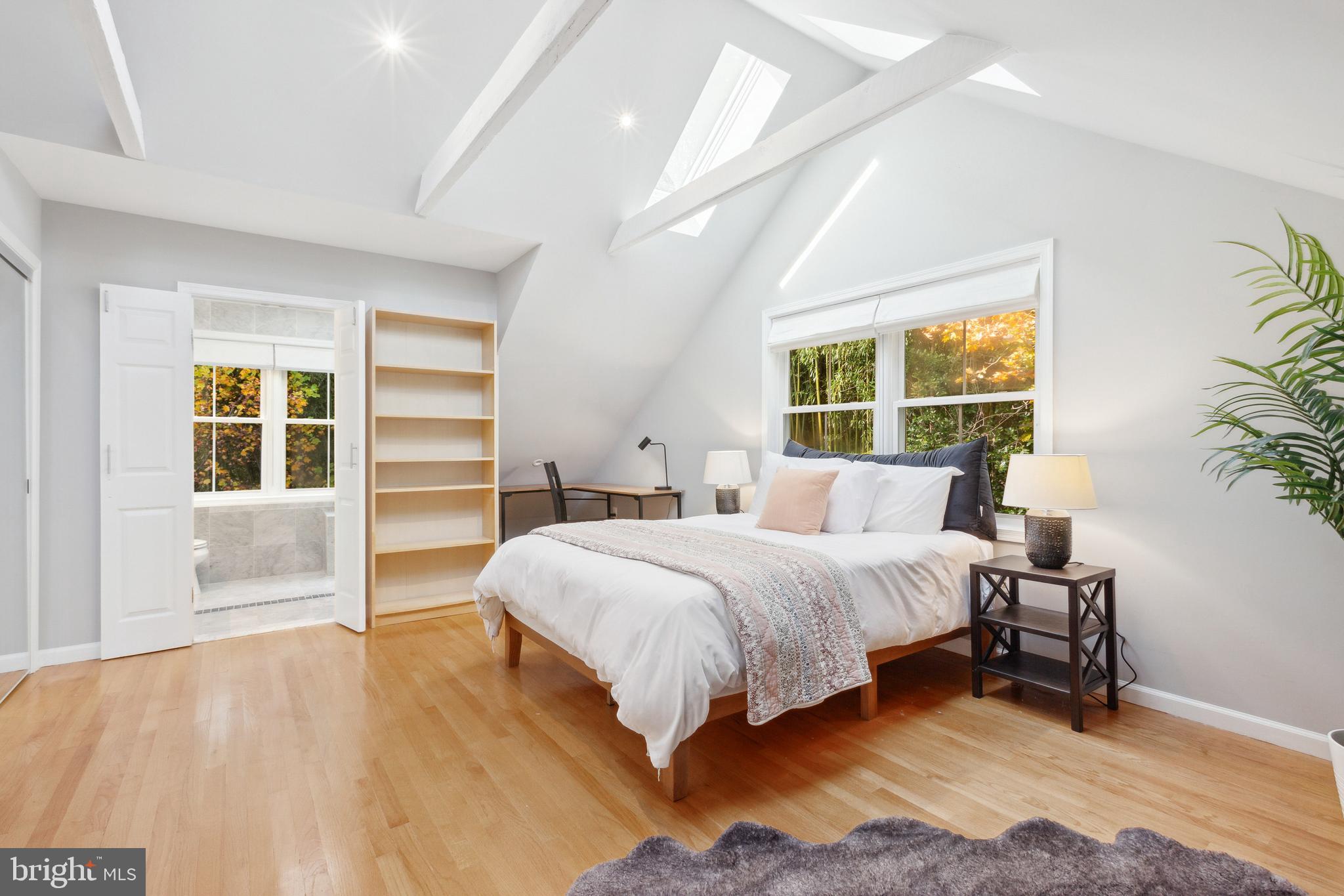 1720 CHESTERBROOK VALE COURT