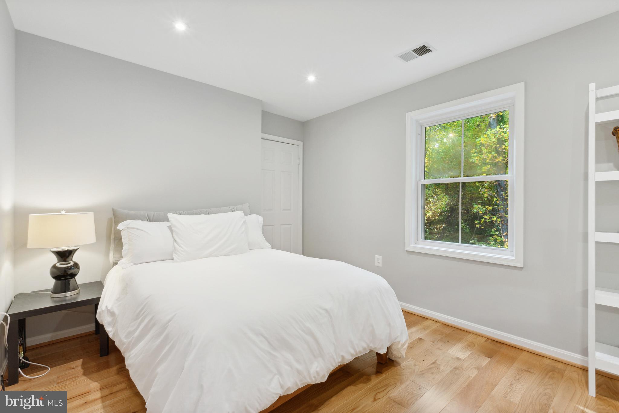 1720 CHESTERBROOK VALE COURT