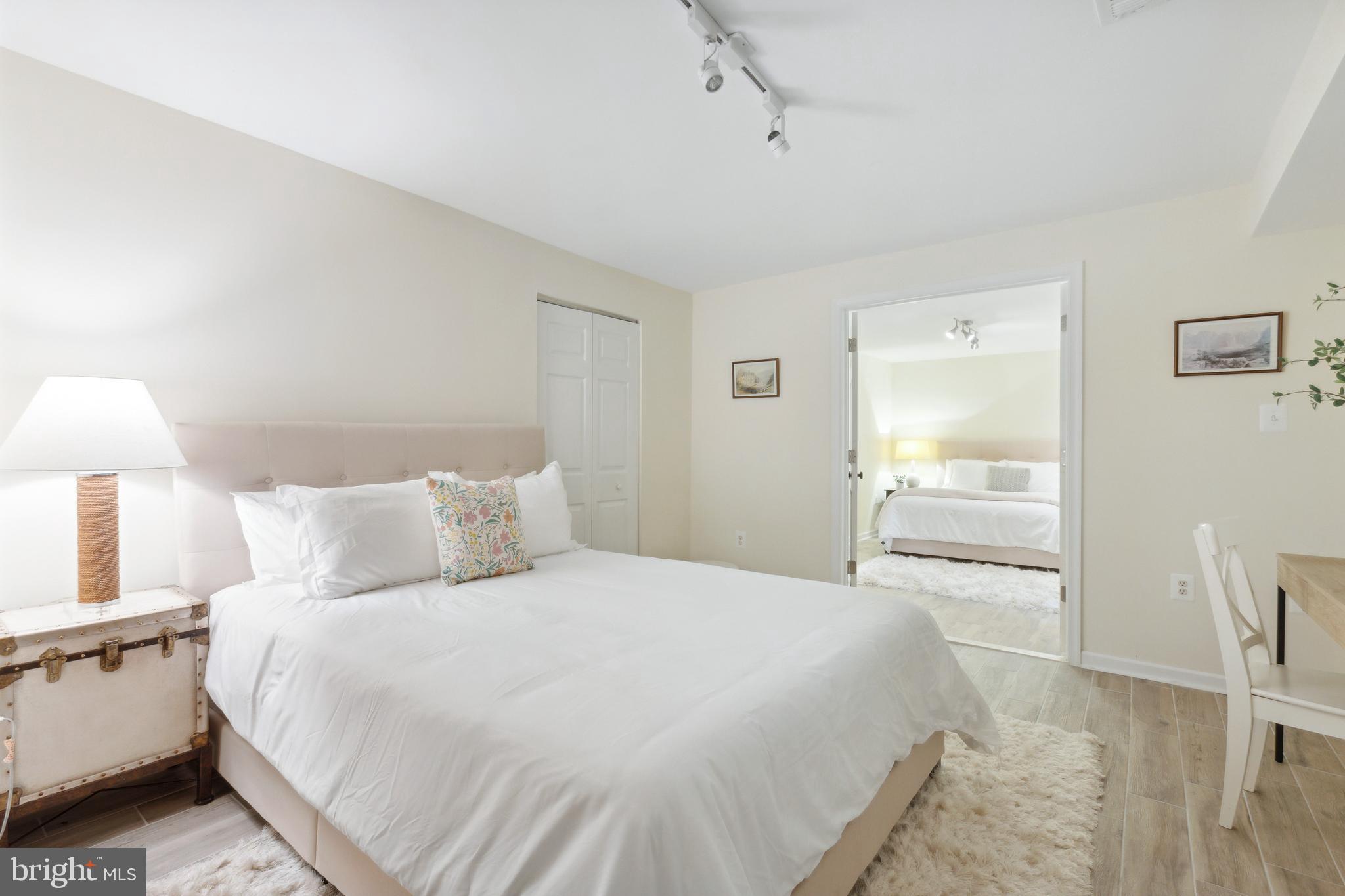 1720 CHESTERBROOK VALE COURT