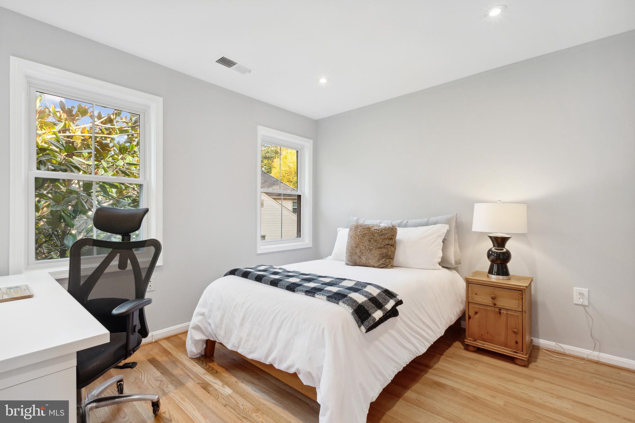 1720 CHESTERBROOK VALE COURT