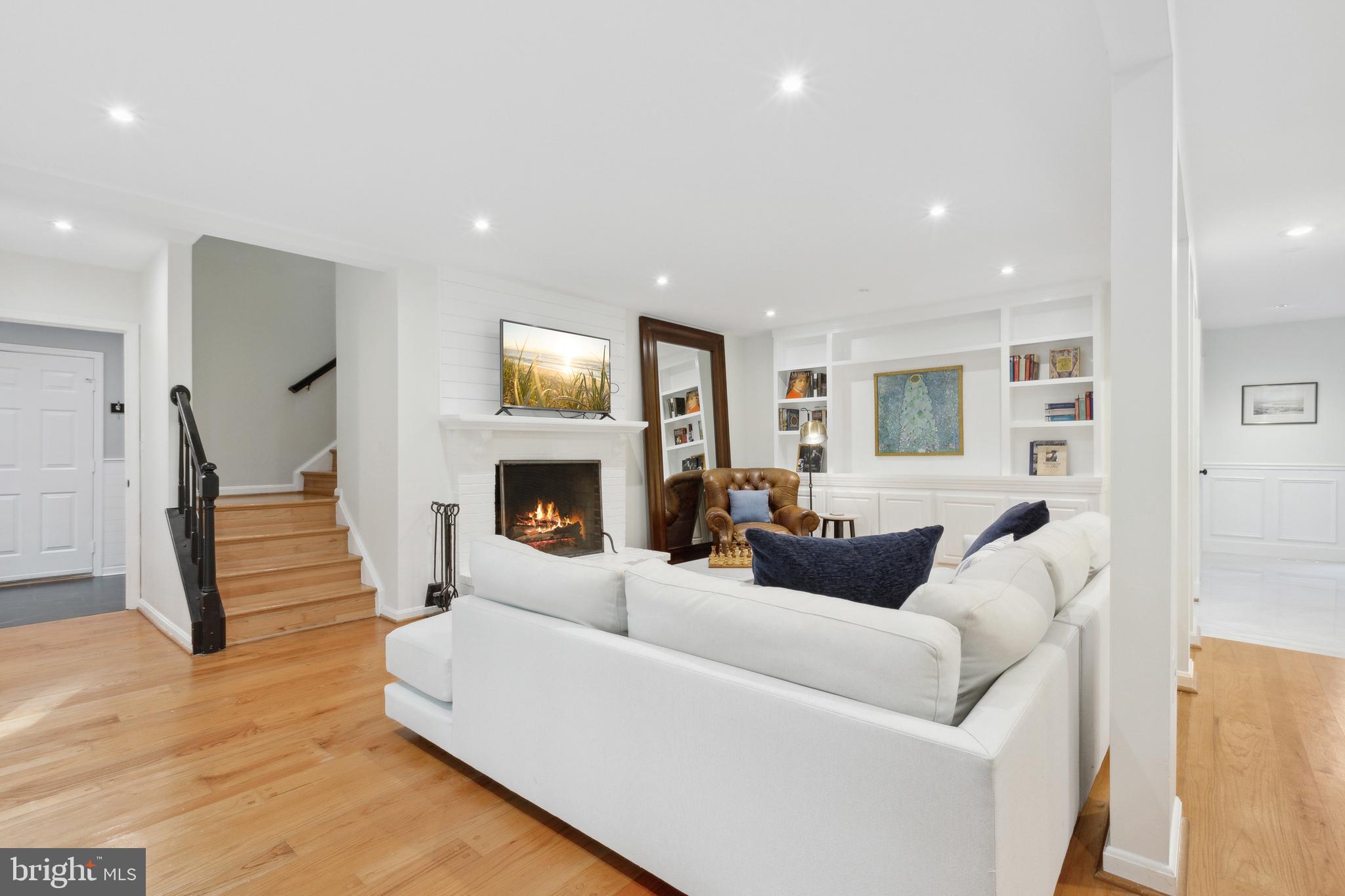 1720 CHESTERBROOK VALE COURT