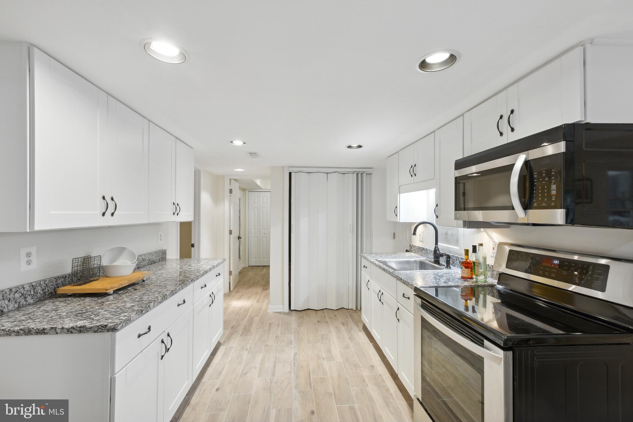 1720 CHESTERBROOK VALE COURT