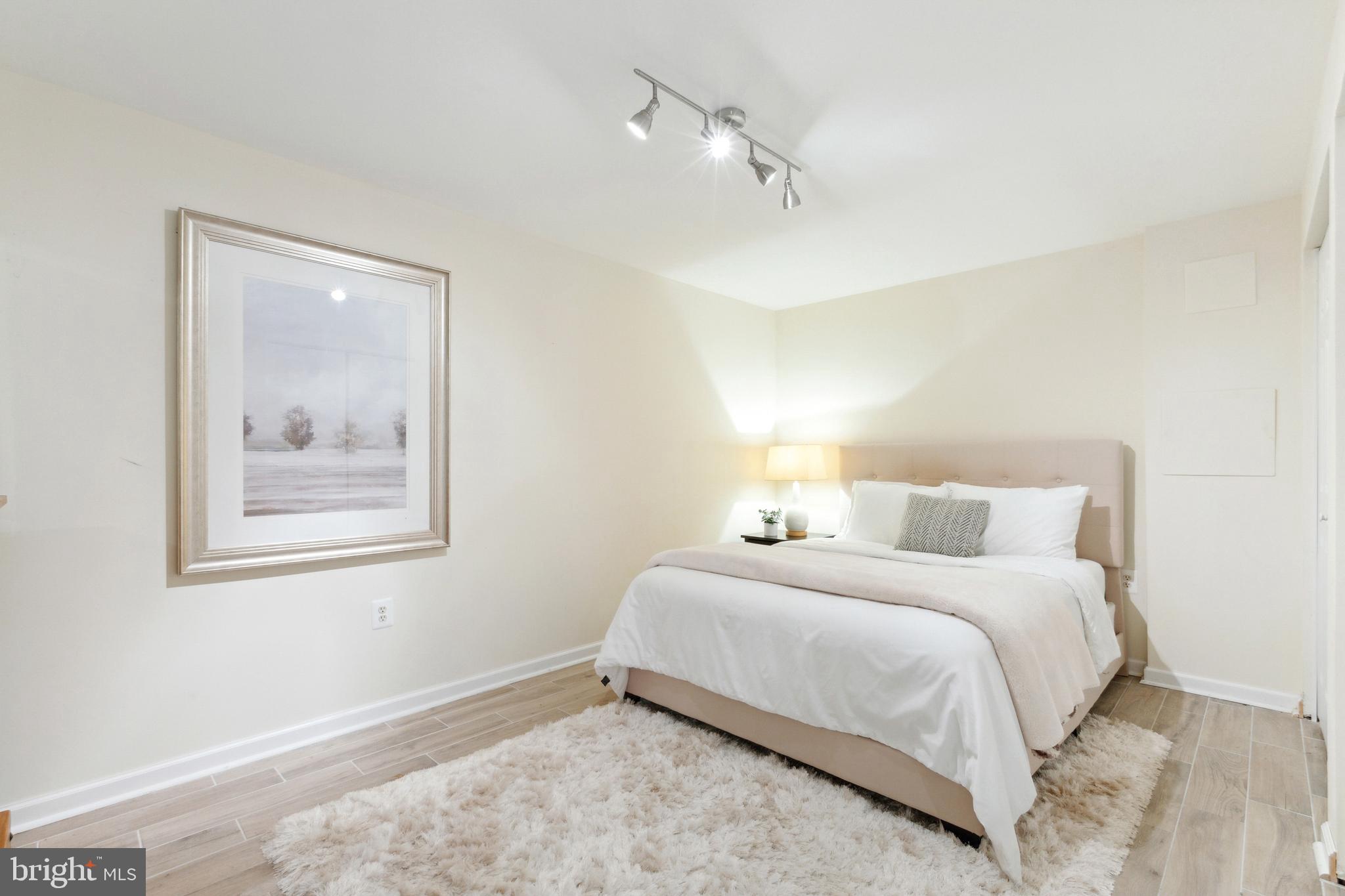 1720 CHESTERBROOK VALE COURT