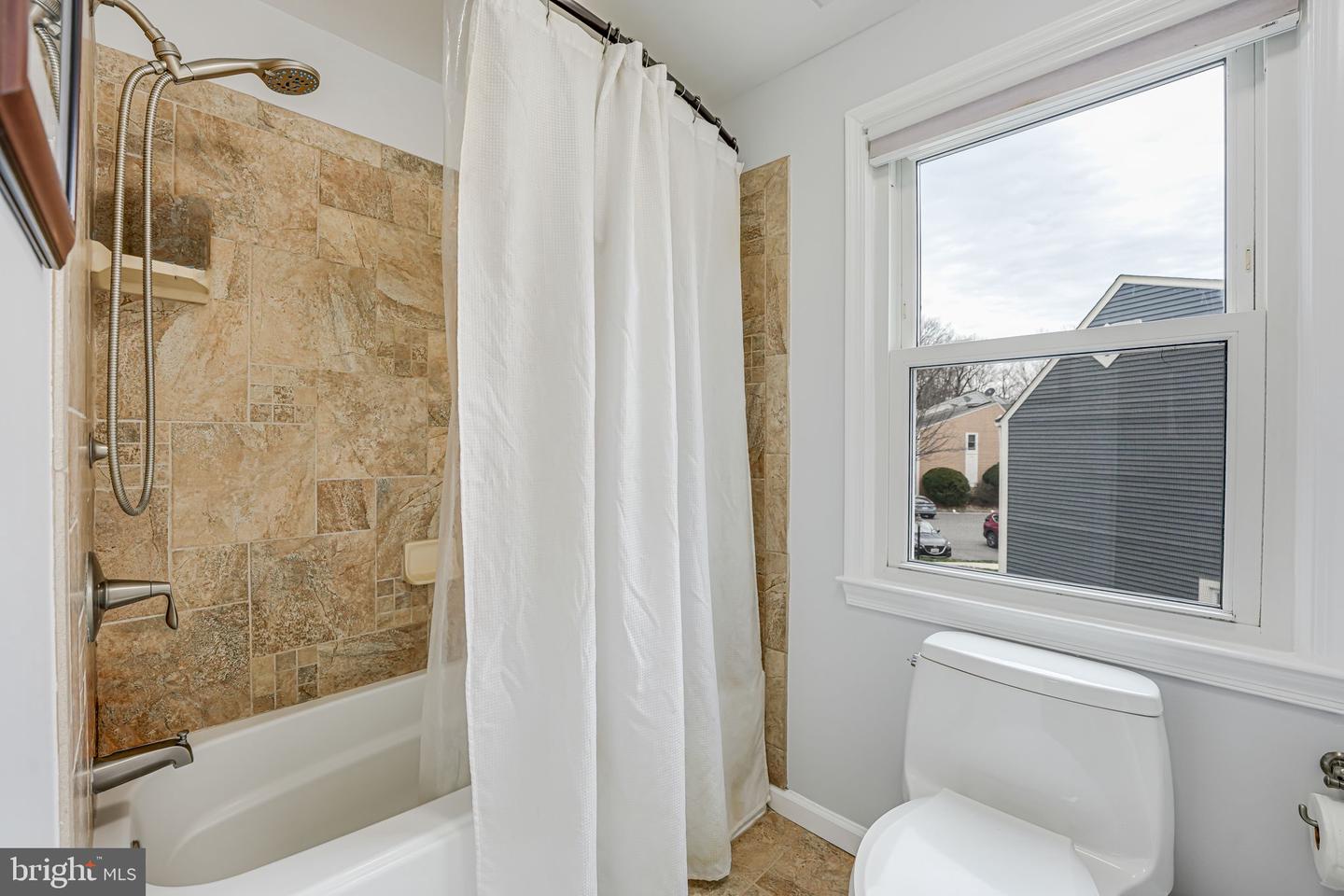 2100 Whisperwood Glen Ln