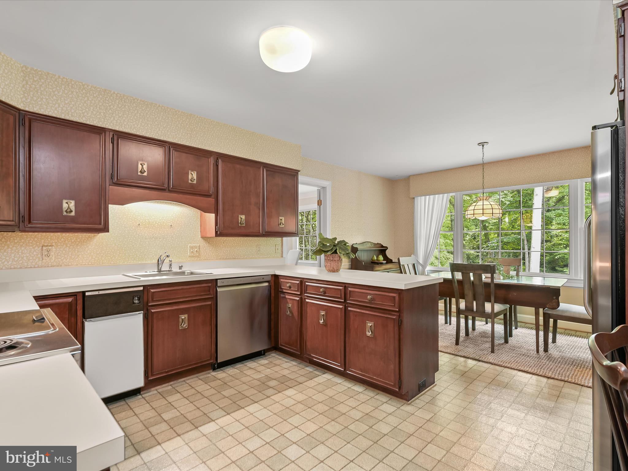 9013 Charles Augustine Dr