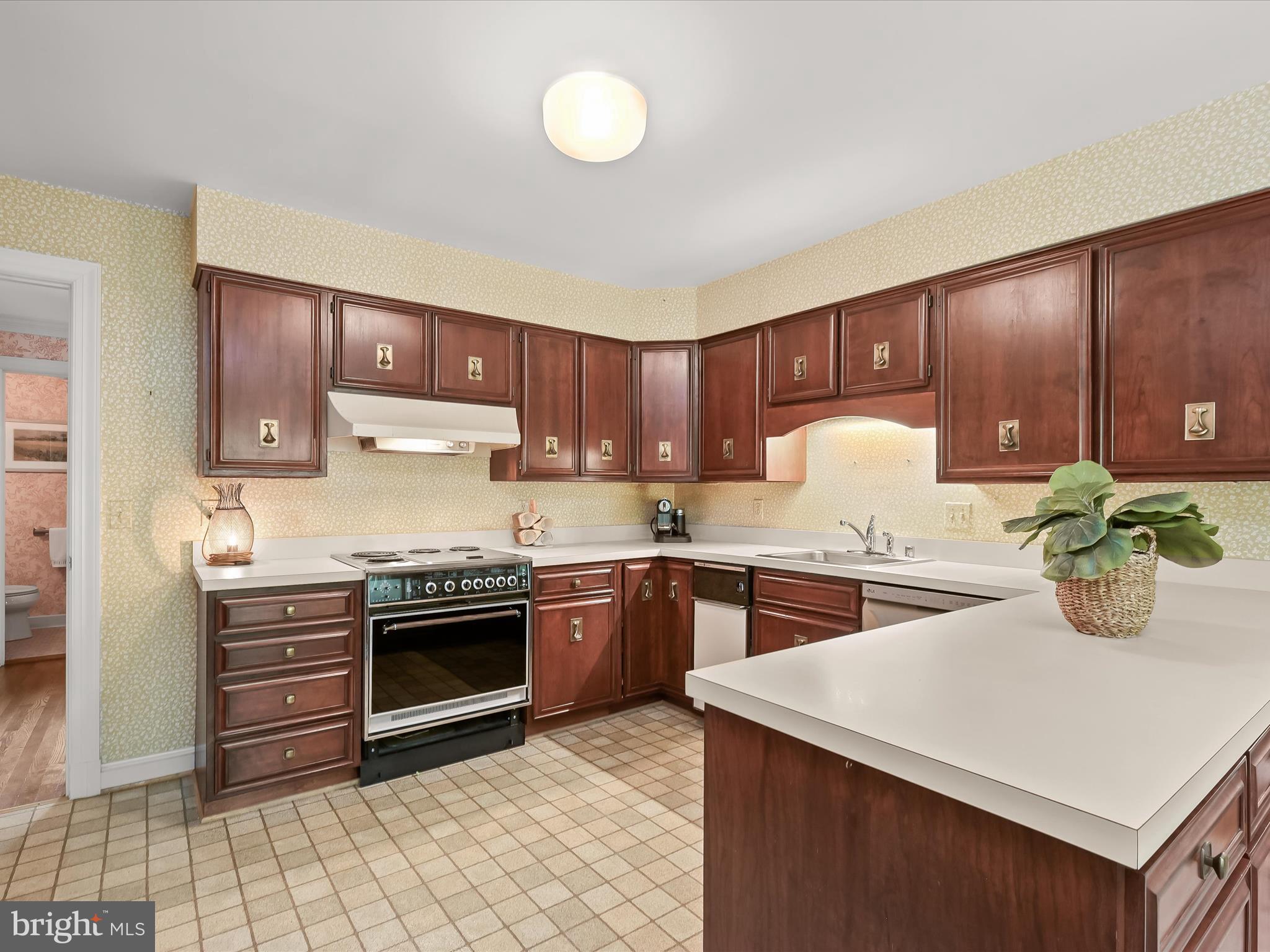 9013 Charles Augustine Dr