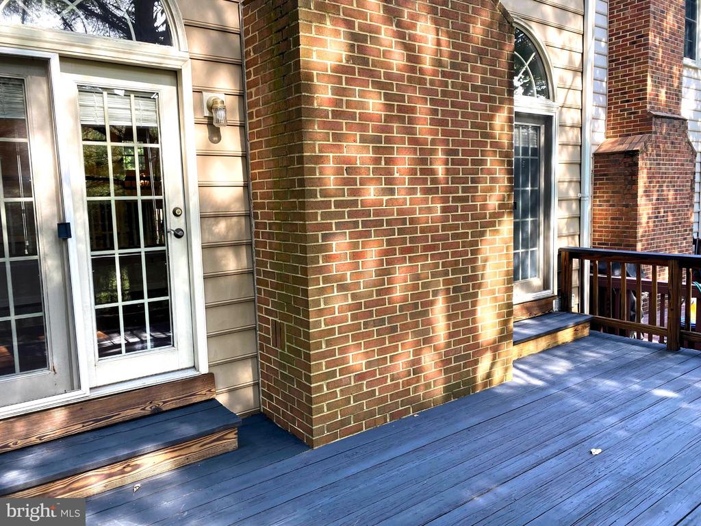 2115 PATTY LN