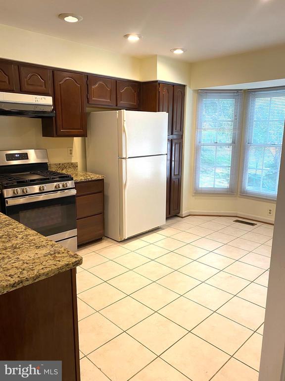 2115 PATTY LN