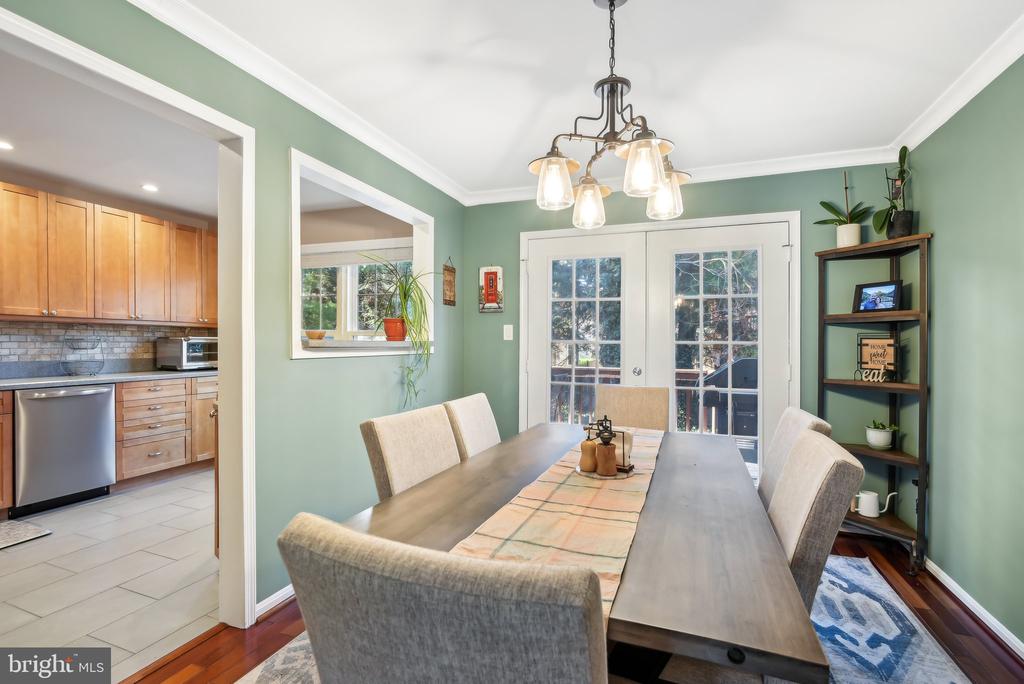 4237 Sleepy Lake Dr