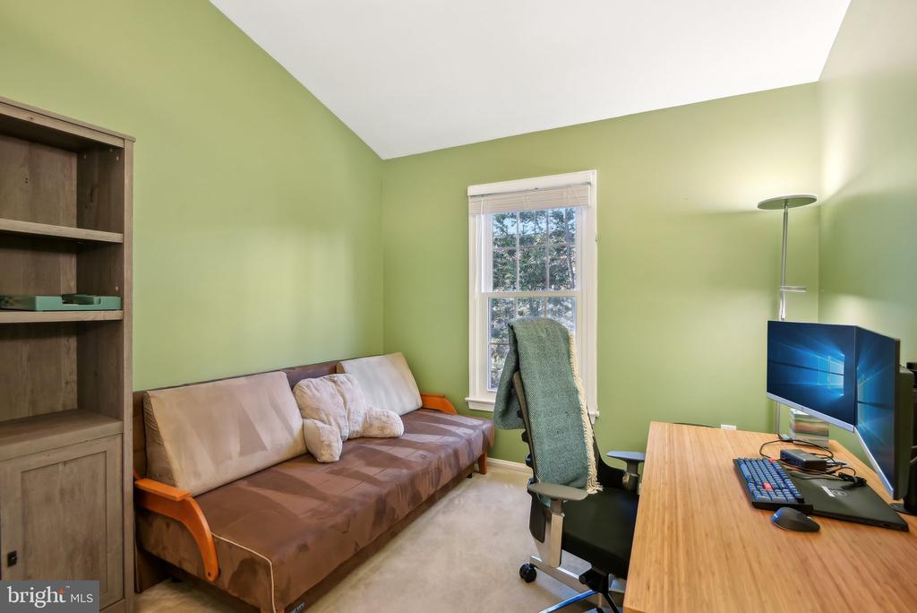 4237 Sleepy Lake Dr