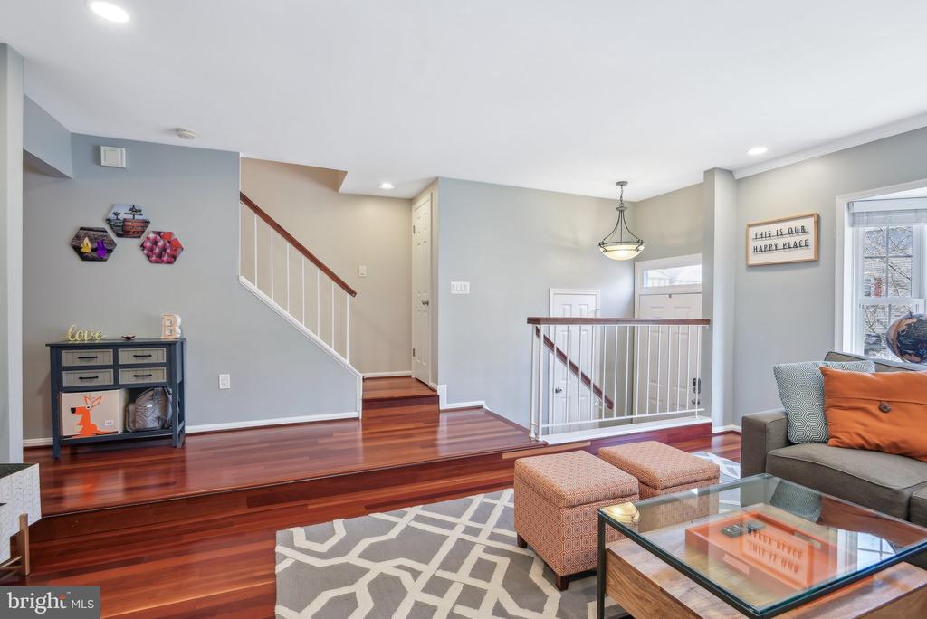 4237 Sleepy Lake Dr