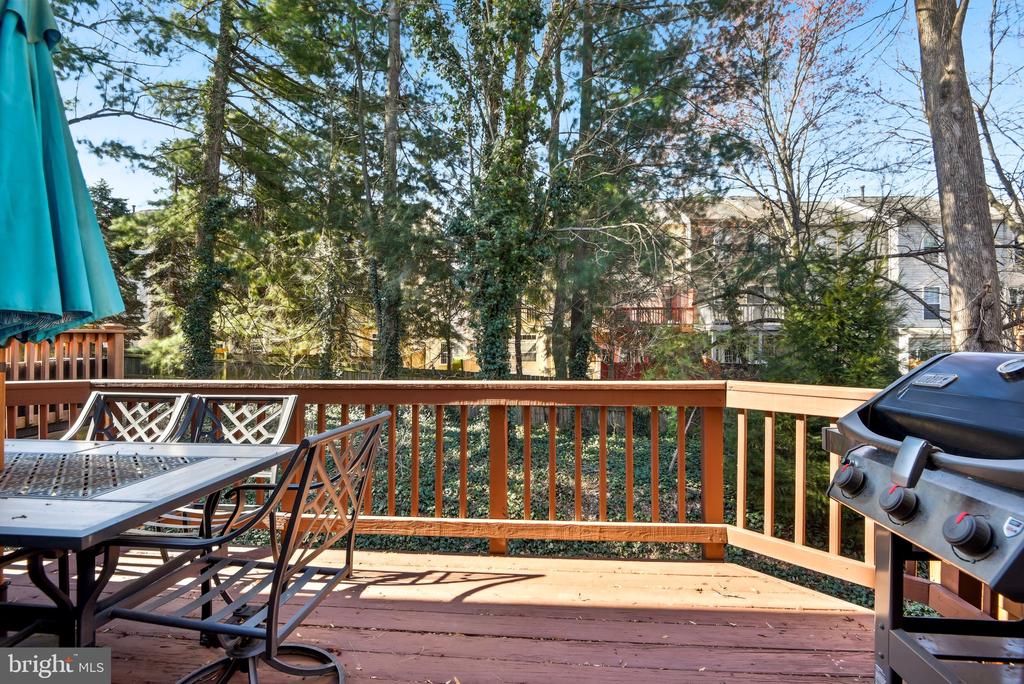 4237 Sleepy Lake Dr