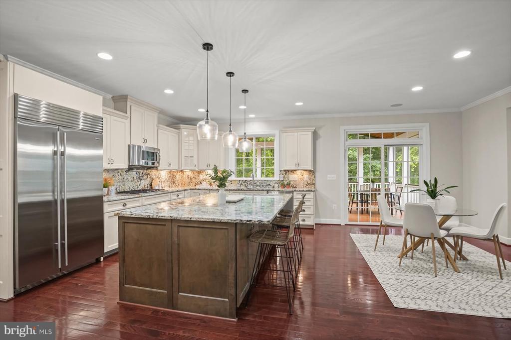 1302 Scotts Run Rd