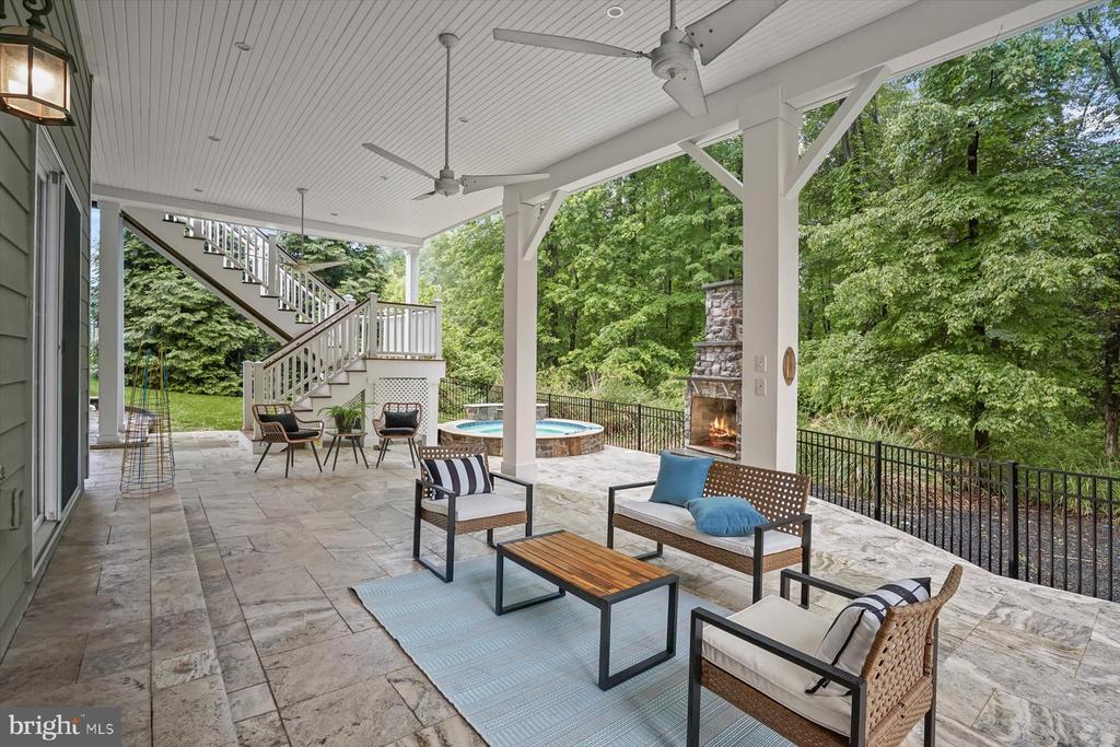 1302 Scotts Run Rd