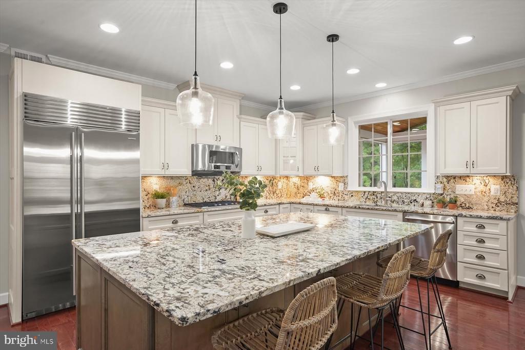 1302 Scotts Run Rd