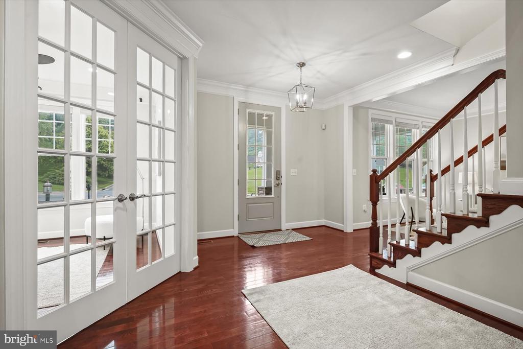 1302 Scotts Run Rd