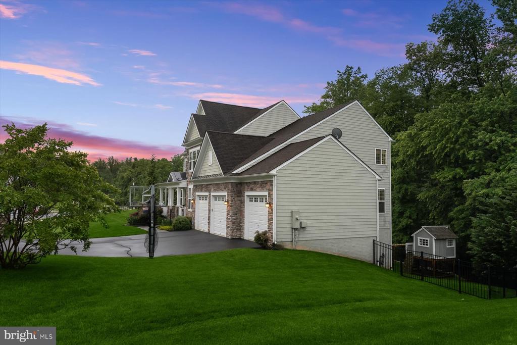 1302 Scotts Run Rd