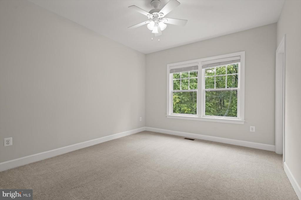 1302 Scotts Run Rd