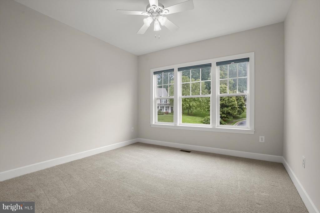 1302 Scotts Run Rd
