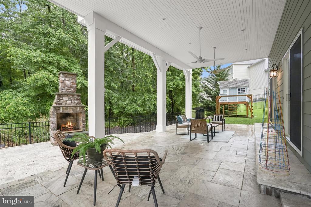 1302 Scotts Run Rd