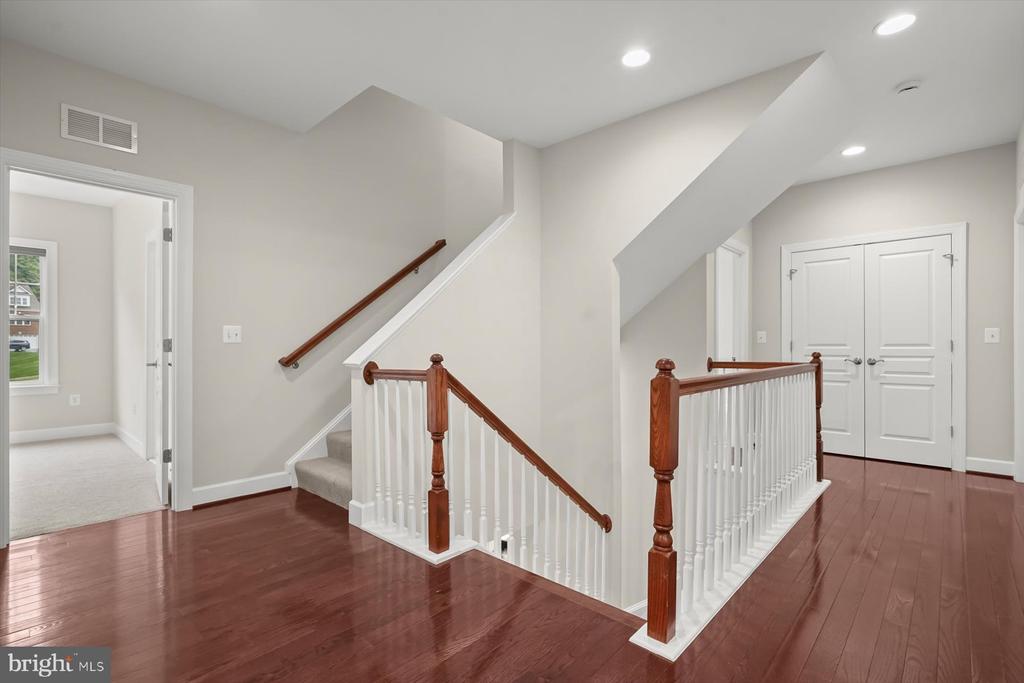 1302 Scotts Run Rd