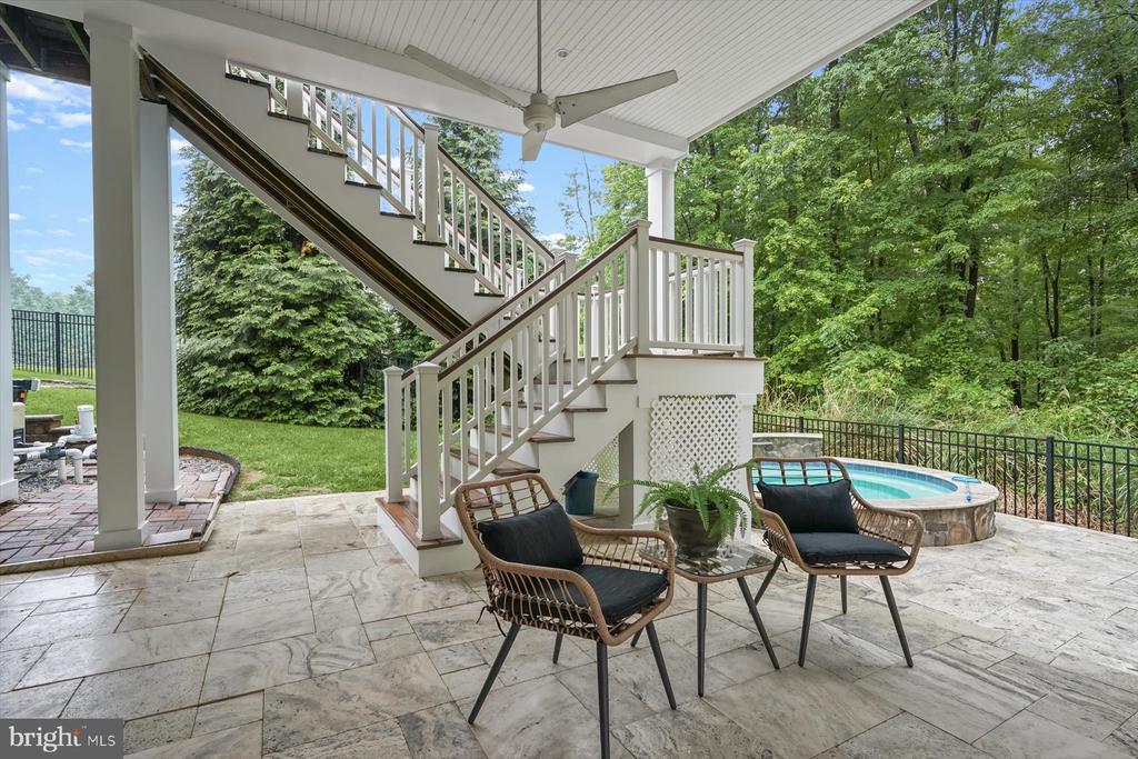 1302 Scotts Run Rd