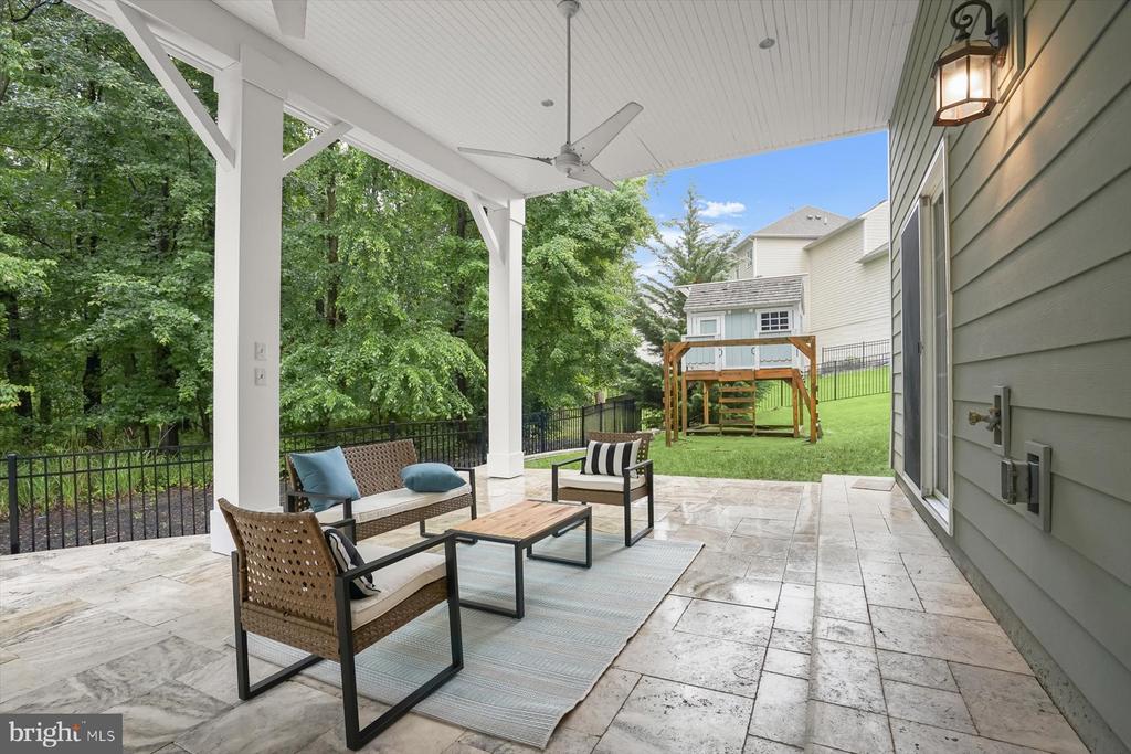 1302 Scotts Run Rd