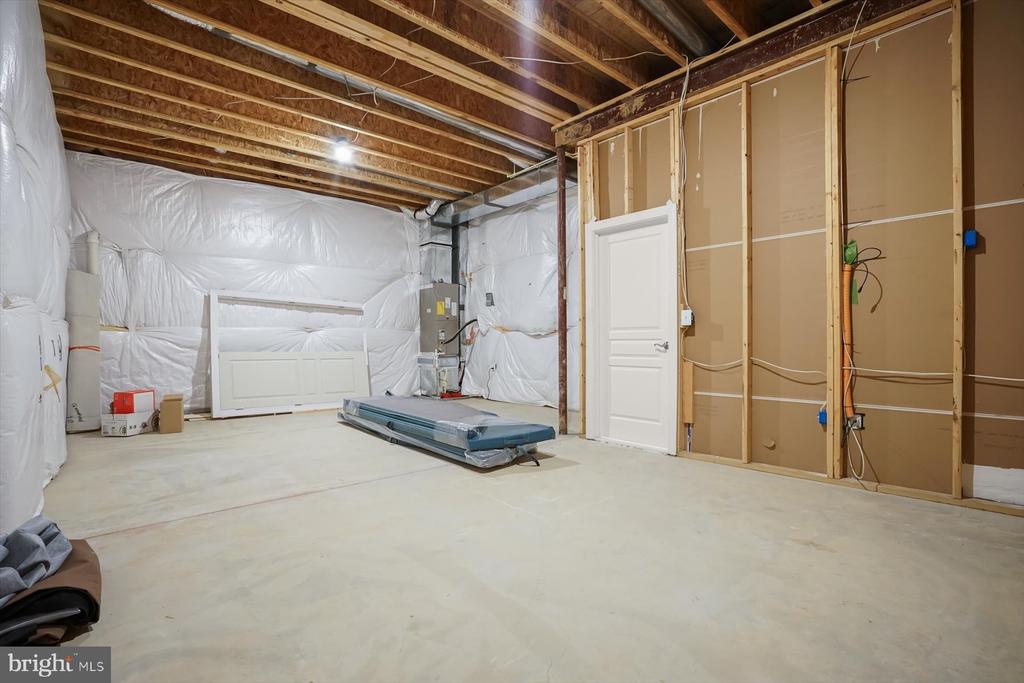 1302 Scotts Run Rd