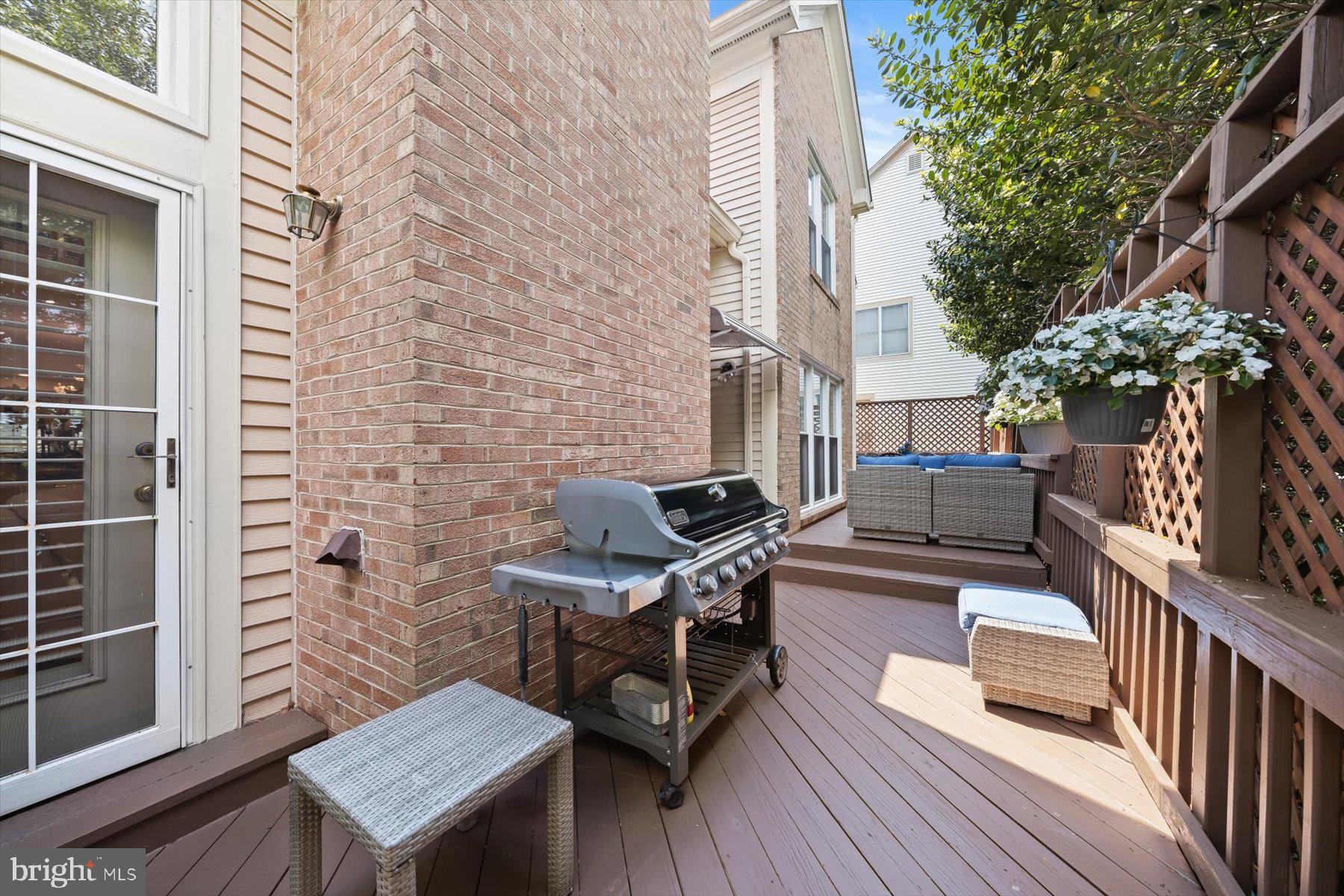 3422 Silver Maple Pl